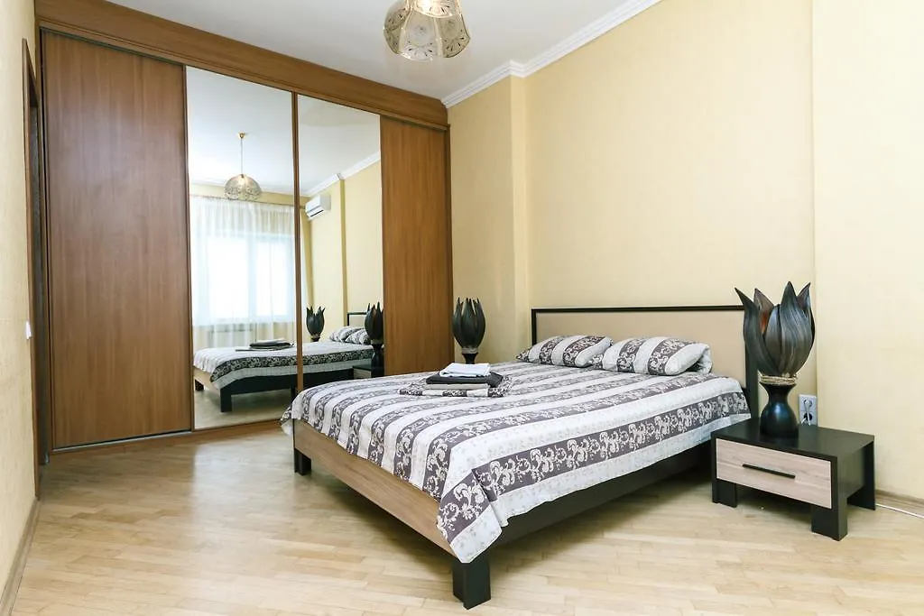 Apartment On Khreshchatyk 基輔